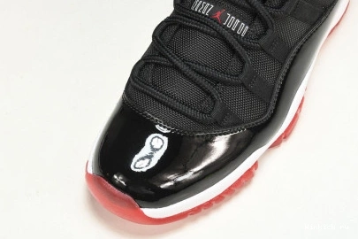 RED JORDAN LOW RETRO BLACK 